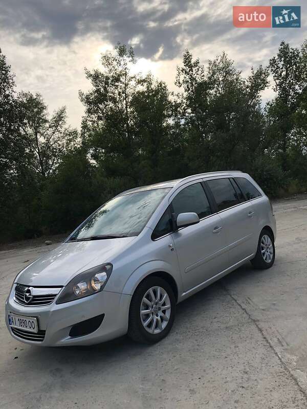Мінівен Opel Zafira 2010 в Каневі