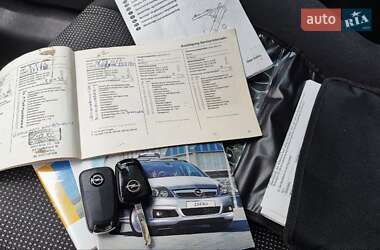 Минивэн Opel Zafira 2008 в 