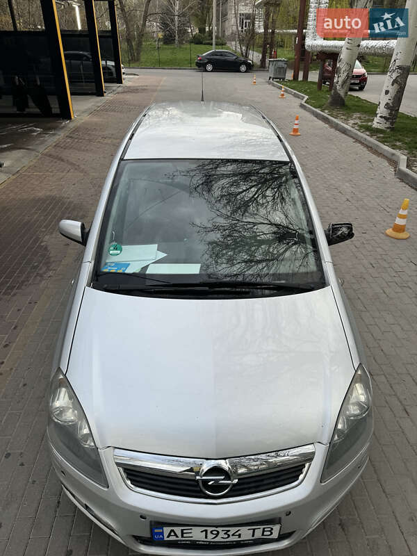 Мінівен Opel Zafira 2006 в Синельниковому
