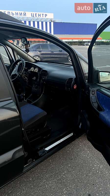 Минивэн Opel Zafira 2001 в Одессе