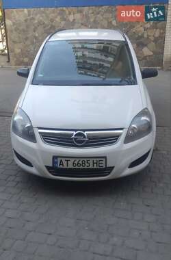 Минивэн Opel Zafira 2009 в Ивано-Франковске