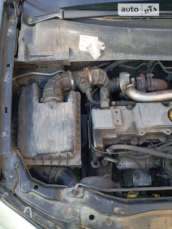 Минивэн Opel Zafira 2000 в Старом Самборе