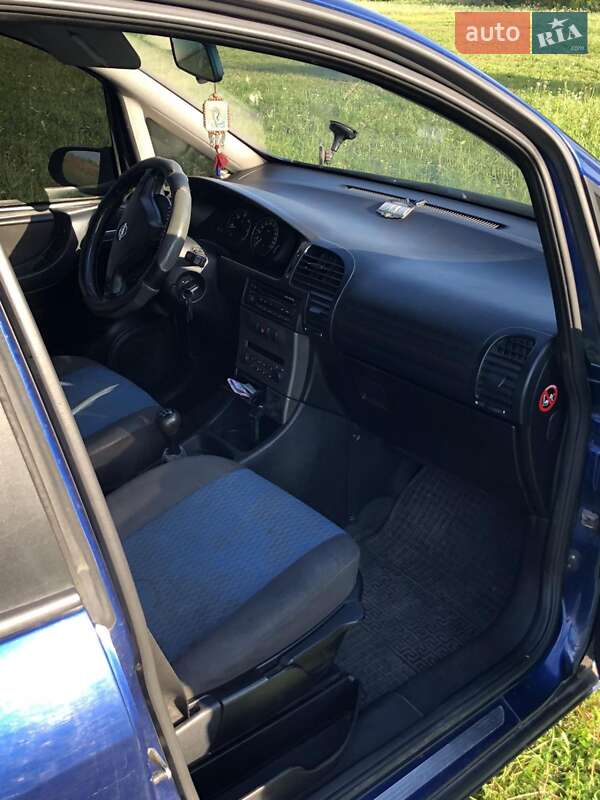 Мінівен Opel Zafira 2003 в Львові