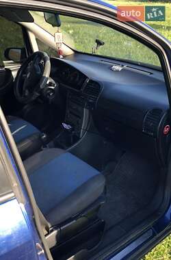 Минивэн Opel Zafira 2003 в 