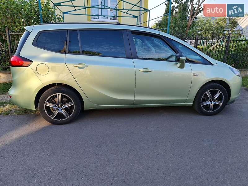 Мікровен Opel Zafira 2012 в Надвірній