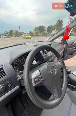 Минивэн Opel Zafira 2007 в 