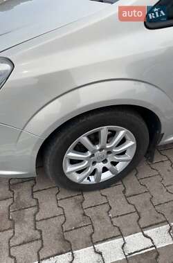 Минивэн Opel Zafira 2007 в 