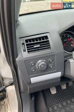 Минивэн Opel Zafira 2007 в 
