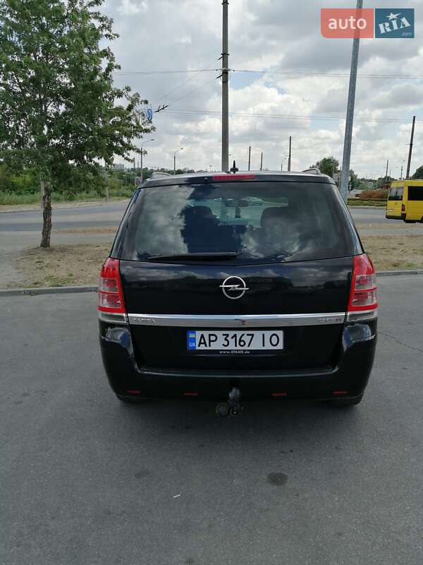 Минивэн Opel Zafira 2010 в Запорожье