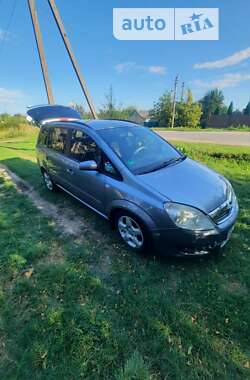 Минивэн Opel Zafira 2008 в Белогорье