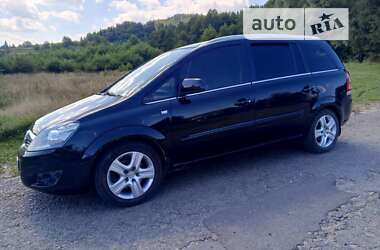 Минивэн Opel Zafira 2013 в Перегинском