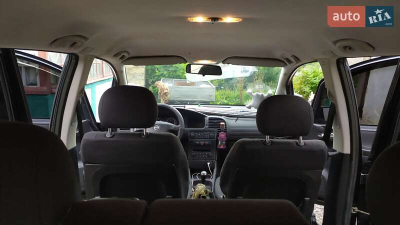 Минивэн Opel Zafira 2004 в Виннице