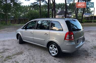 Минивэн Opel Zafira 2008 в 