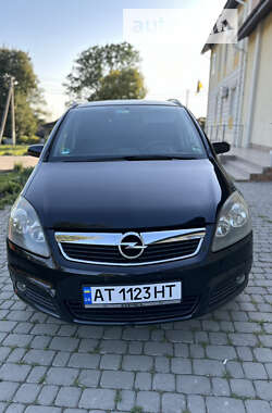 Минивэн Opel Zafira 2006 в Ивано-Франковске