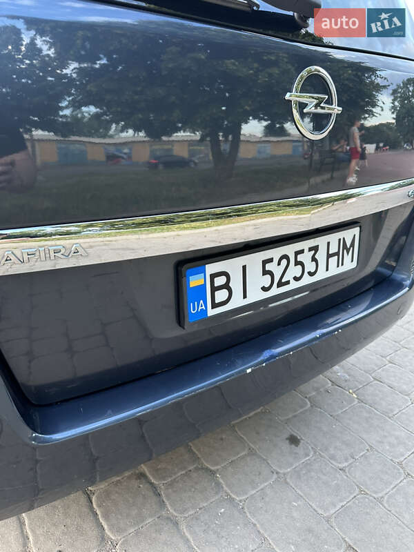 Минивэн Opel Zafira 2010 в Миргороде