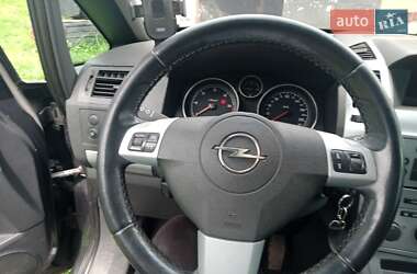 Минивэн Opel Zafira 2009 в 