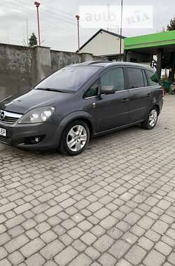 Минивэн Opel Zafira 2010 в Вишневце