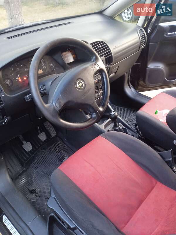 Минивэн Opel Zafira 2002 в Иванкове фото 9 Минивэн Opel Zafira 2002 в Иванкове