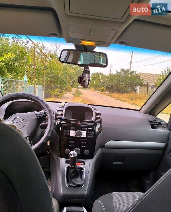 Мінівен Opel Zafira 2010 в Одесі