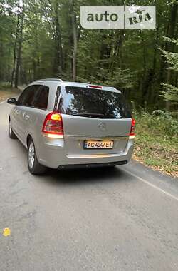 Мінівен Opel Zafira 2010 в Луцьку