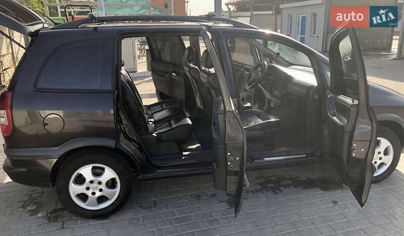Мінівен Opel Zafira 2001 в Херсоні