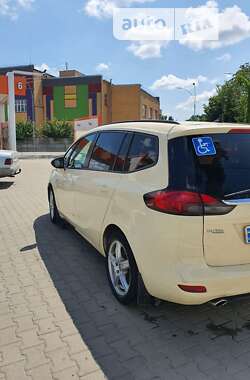 Микровэн Opel Zafira 2012 в Черновцах