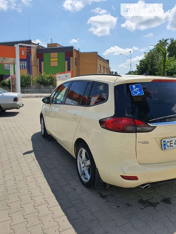 Opel Zafira 2012