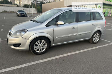 Минивэн Opel Zafira 2009 в Киеве