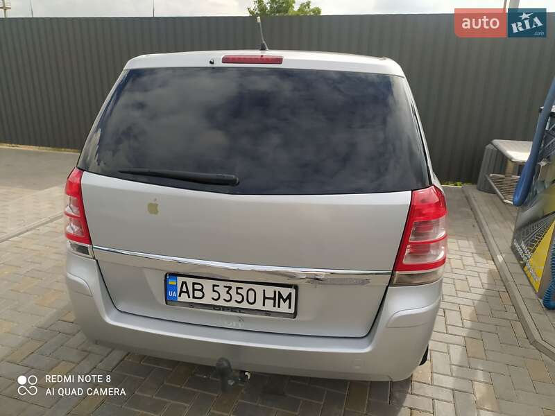 Opel Zafira 2011