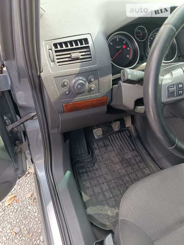 Мінівен Opel Zafira 2005 в Миколаєві