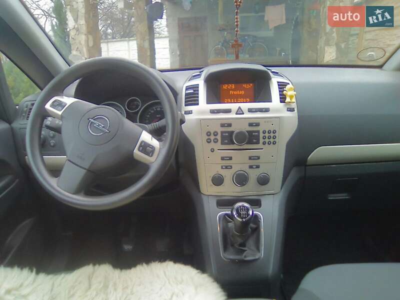 Мінівен Opel Zafira 2008 в Житомирі