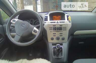 Минивэн Opel Zafira 2008 в Житомире