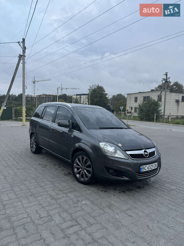 Opel Zafira 2012