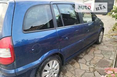 Минивэн Opel Zafira 2003 в 