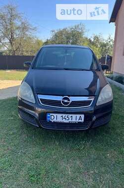 Минивэн Opel Zafira 2006 в Владимирце