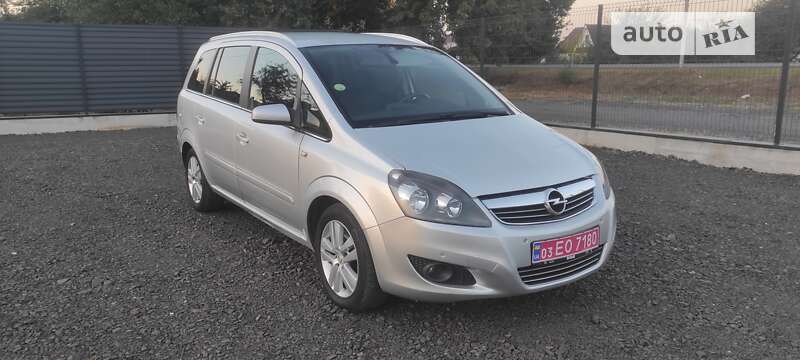 Мінівен Opel Zafira 2009 в Луцьку