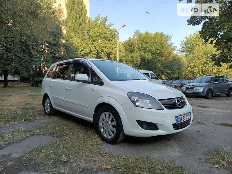 Opel Zafira 2012