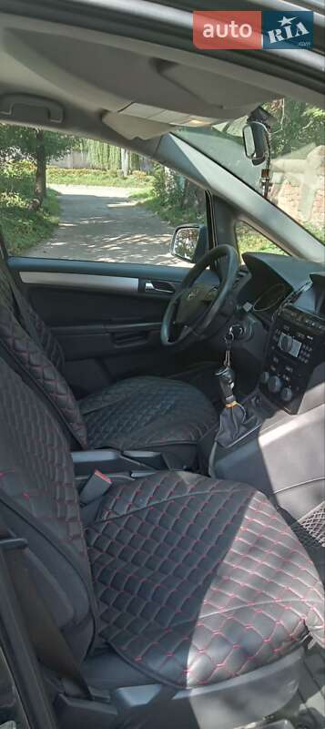 Минивэн Opel Zafira 2010 в Львове