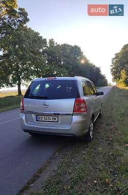 Минивэн Opel Zafira 2012 в 