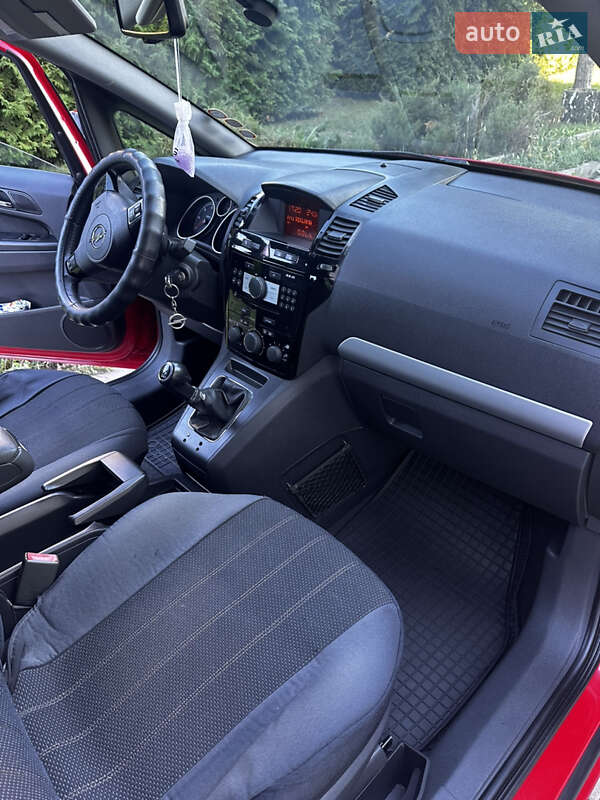 Мінівен Opel Zafira 2010 в Луцьку