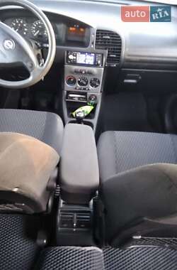 Минивэн Opel Zafira 2004 в 
