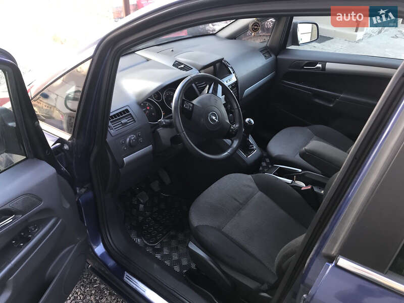 Мінівен Opel Zafira 2010 в Хмільнику