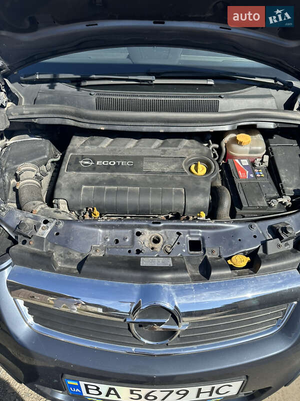 Минивэн Opel Zafira 2007 в Долинской