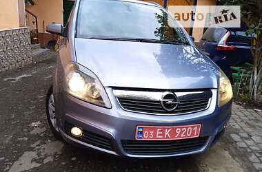 Минивэн Opel Zafira 2007 в Ровно