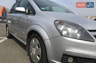 Минивэн Opel Zafira 2006 в Киеве