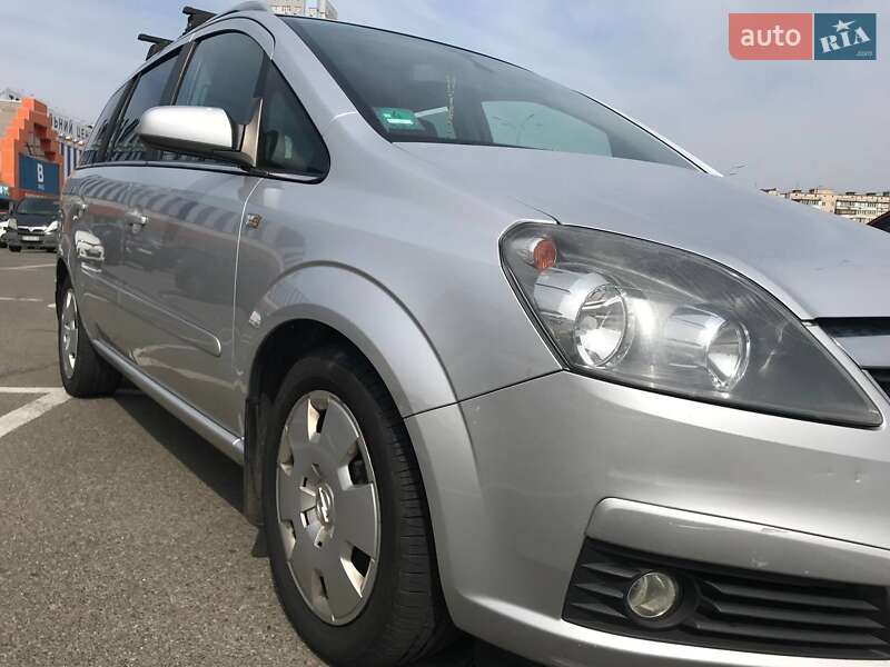 Мінівен Opel Zafira 2006 в Києві