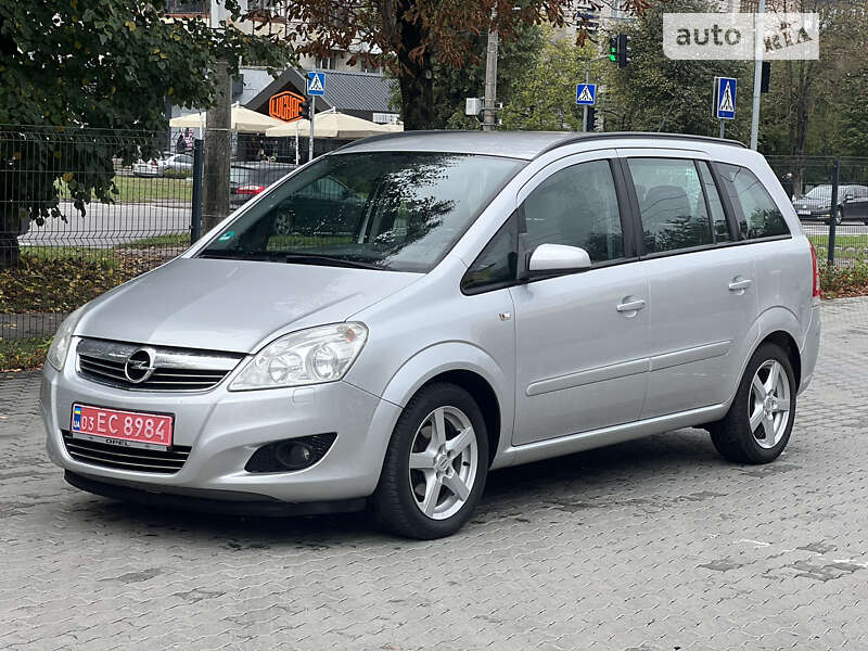 Минивэн Opel Zafira 2008 в Луцке