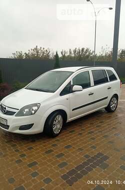 Минивэн Opel Zafira 2011 в Волочиске