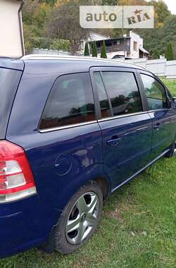 Мінівен Opel Zafira 2011 в Біловарці