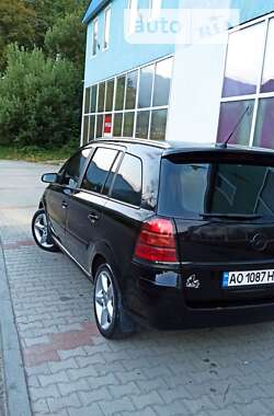 Минивэн Opel Zafira 2007 в Рахове